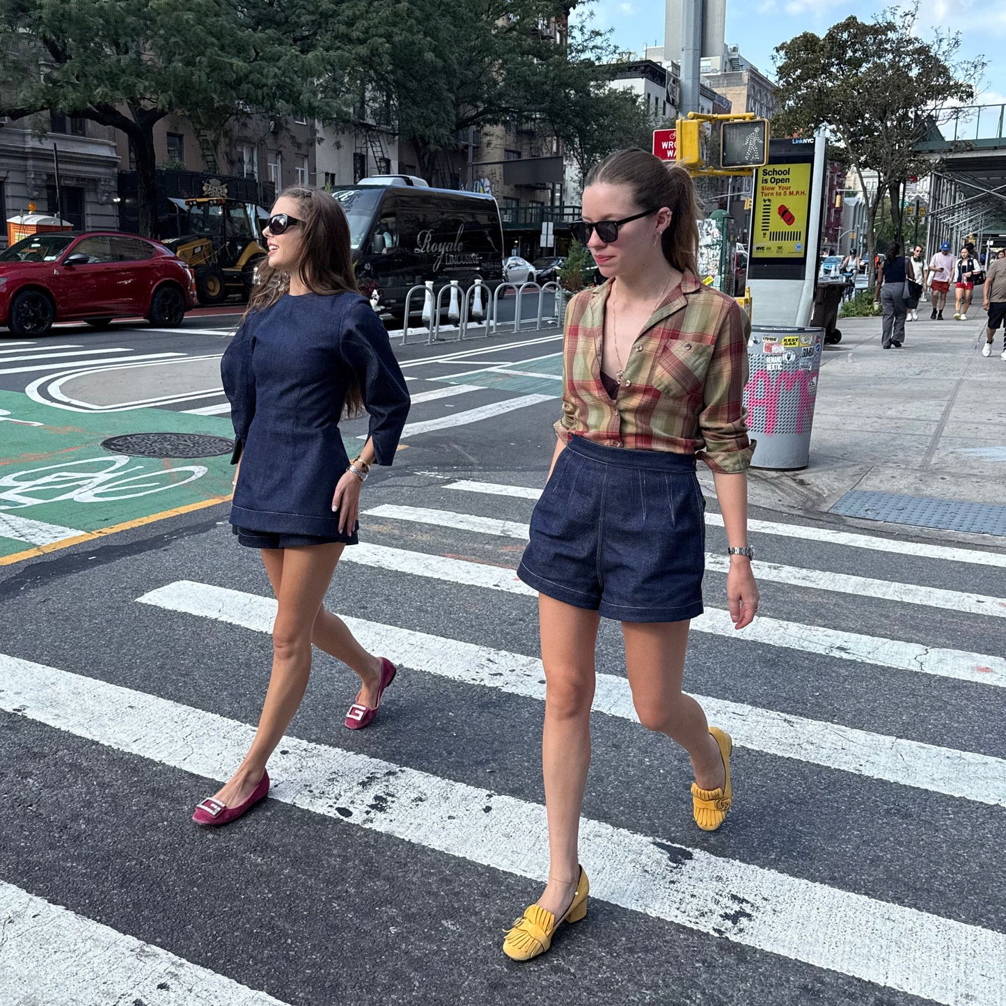 Janice Shorts in Denim With Gold Stitching