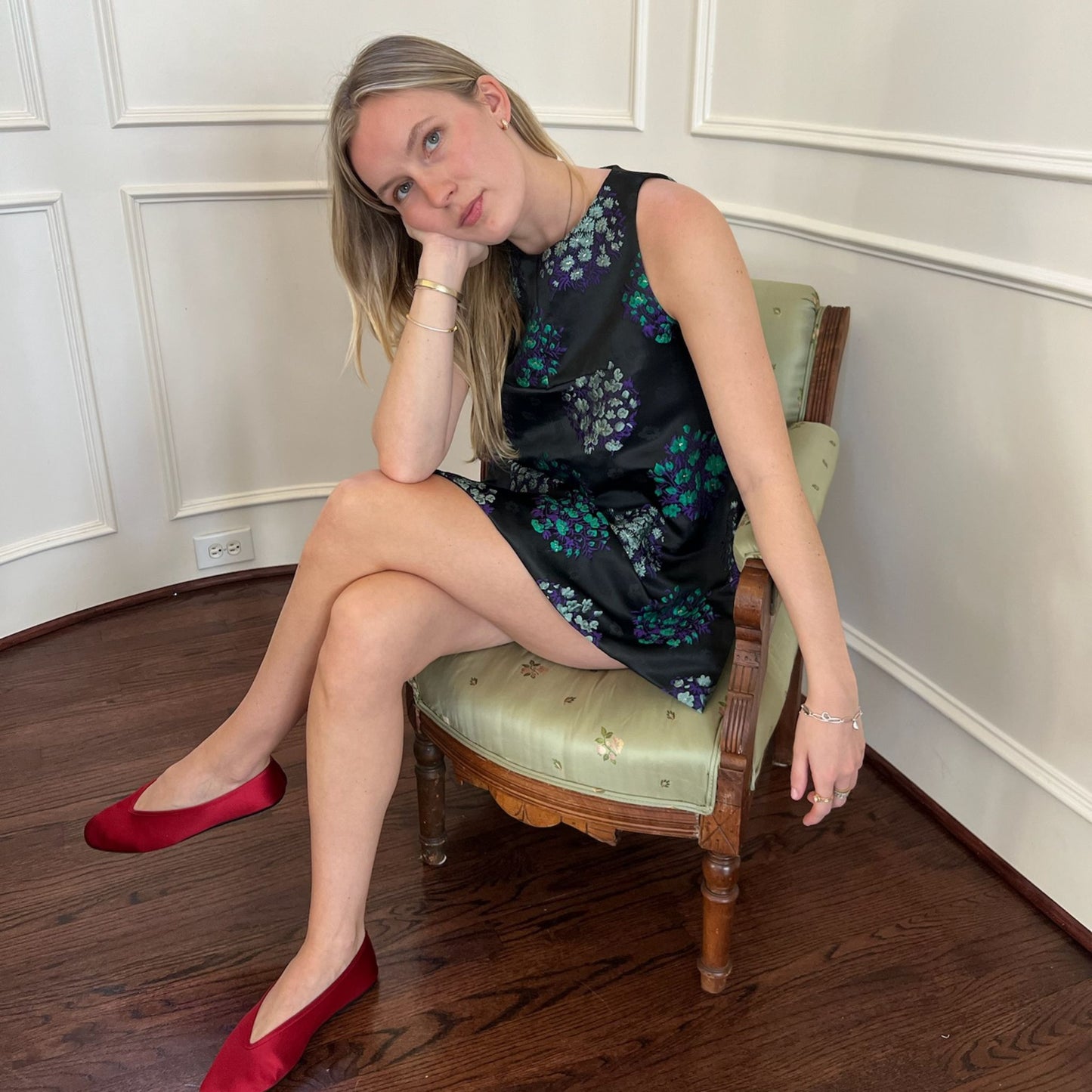 Ashleigh Set in Light Weight Amethyst Bouquet Jacquard